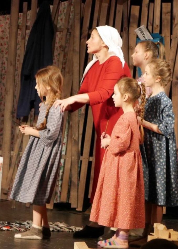 Спектакль «Печка на колесе»