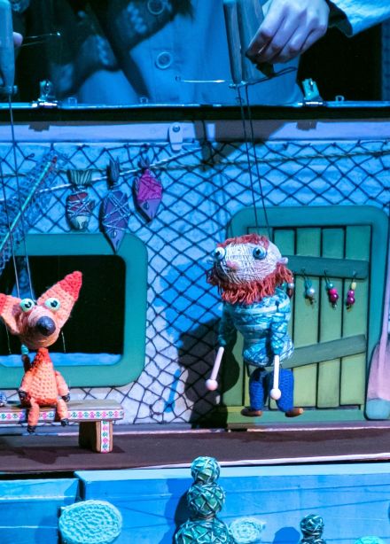 Лисичка с клубочком