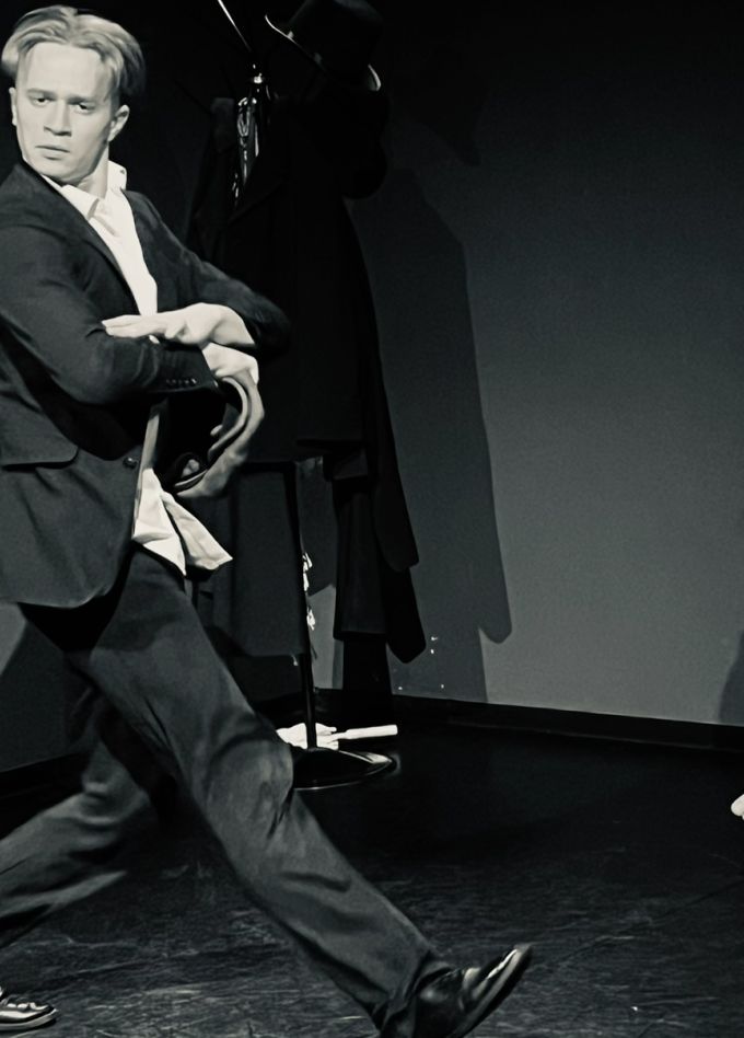 Две истории любви: поэт и муза